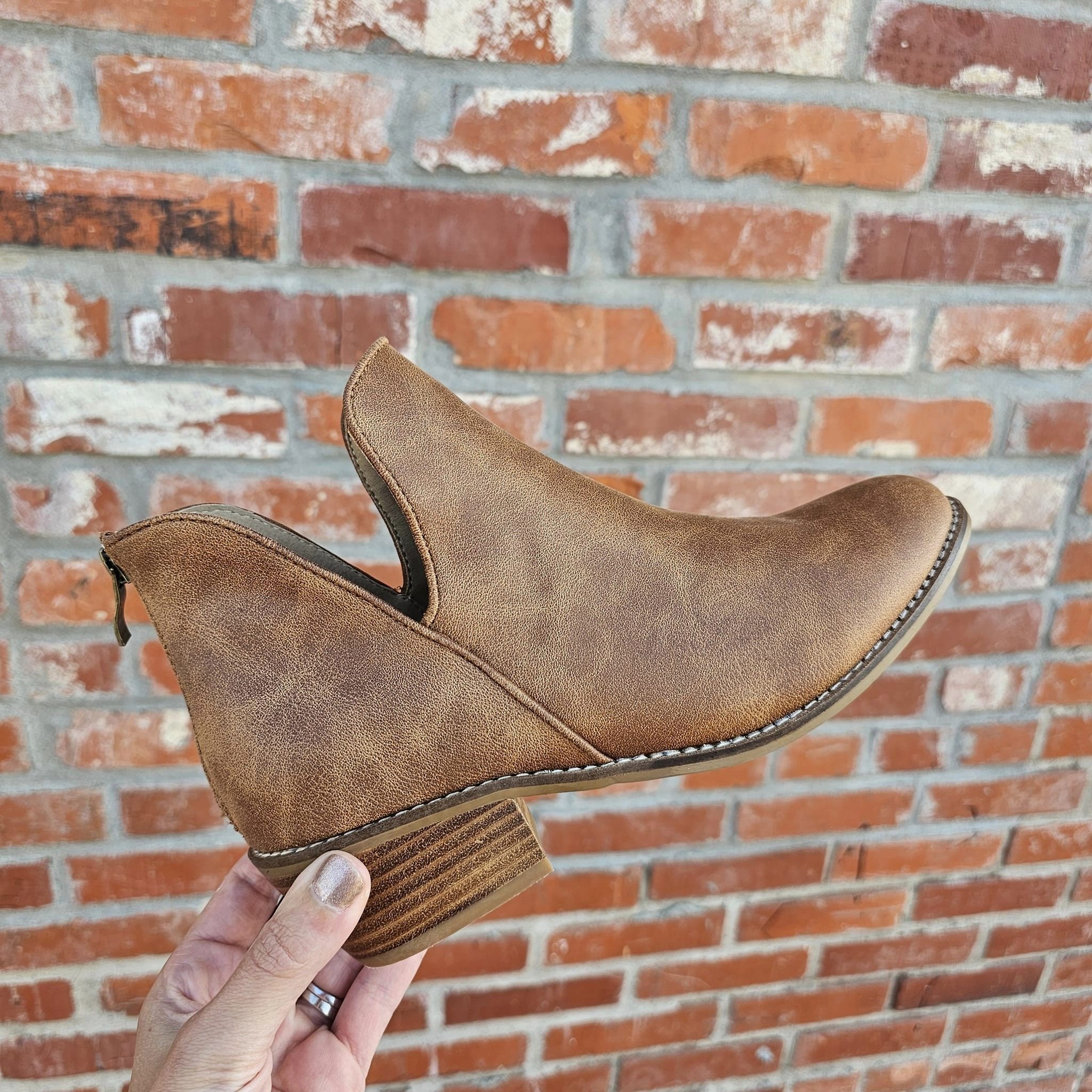 Corkys Low Bootie In Cognac