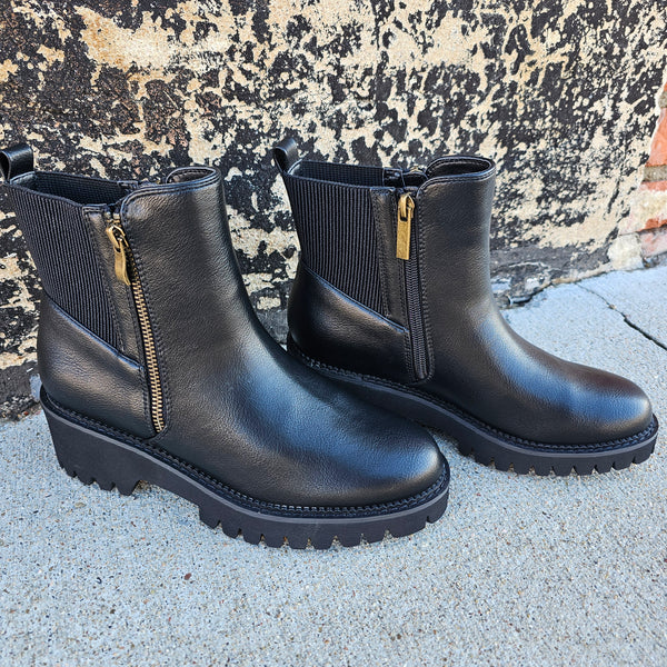 Corkys Take A Hike Black