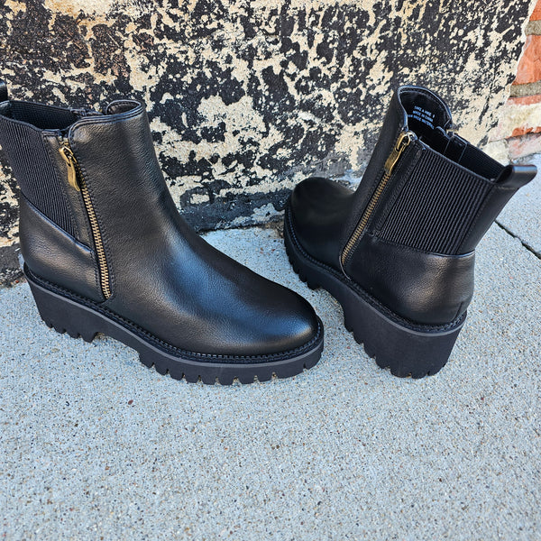 Corkys Take A Hike Black